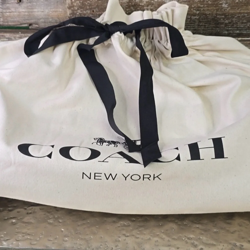 Coach- leather handbag, CLEAN - Picture 2 of 9